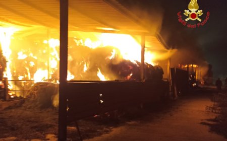 Alife: incendio in un capannone intervengono i Vigili del Fuoco