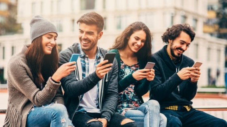 Il 41,8 % degli adolescenti italiani in difficoltà ha chiesto aiuto all’IA