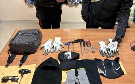 Trentola D. (Ce): tentano la fuga, arrestati due giovani