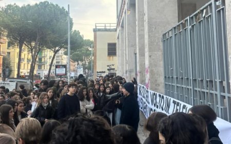 Nuova lista stupri al Liceo Giulio Cesare di Roma