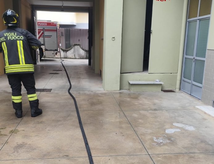 Curti, bombola in fiamme: anziano ustionato in casa