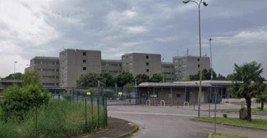 Sovraffollamento e protesta: il Garante visita il carcere SMCV