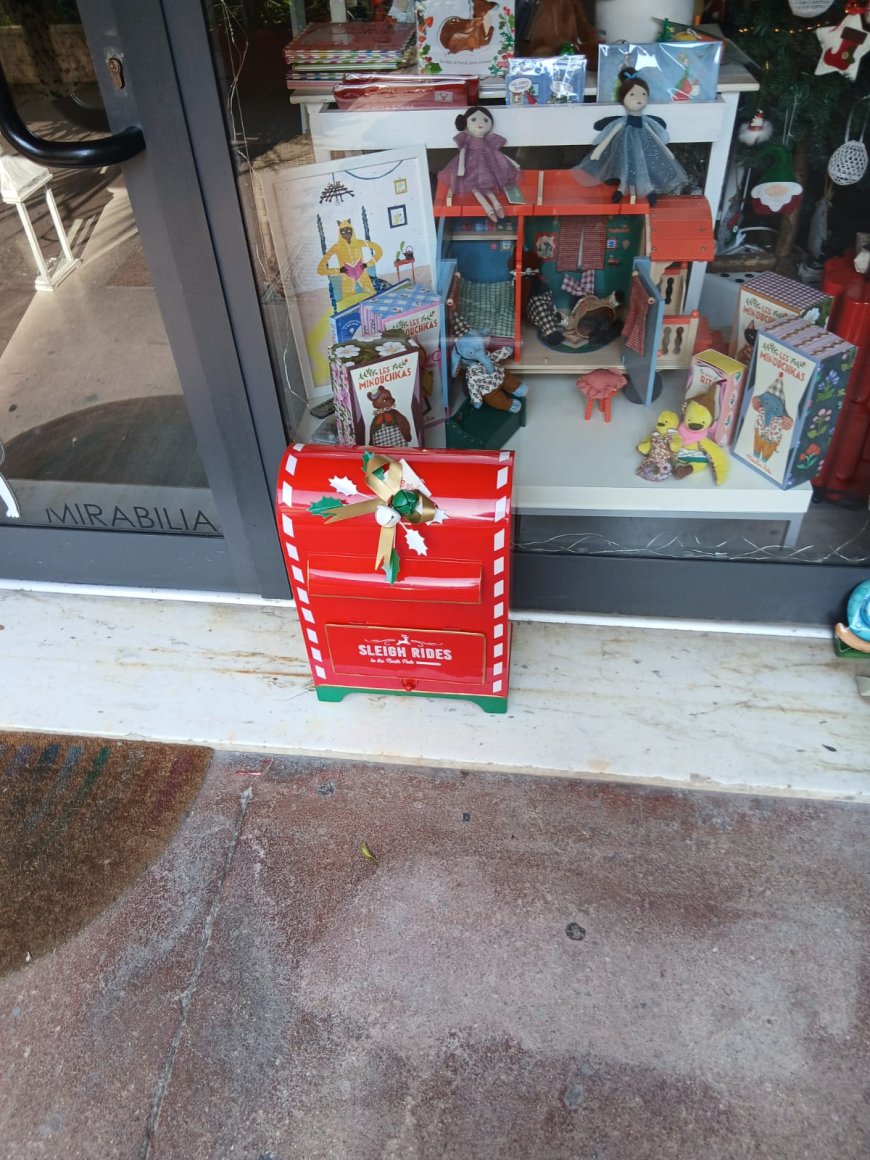La magica buca delle lettere per Babbo Natale