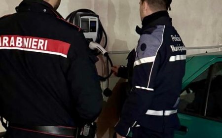 Carabinieri denunciano titolari di un garage a Napoli