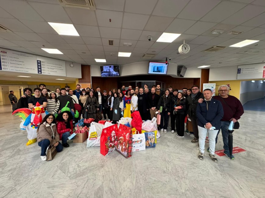 Caserta: Donazione di giocattoli in Pediatria