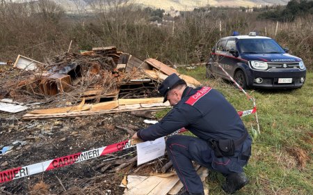 Abbandonano Rifiuti speciali, due denunce