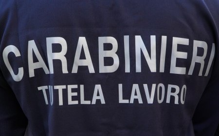Parete, tre irregolari: attività sospesa
