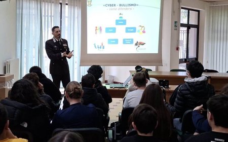 I.C. Aniello Calcara: a lezione di legalità con i Carabinieri