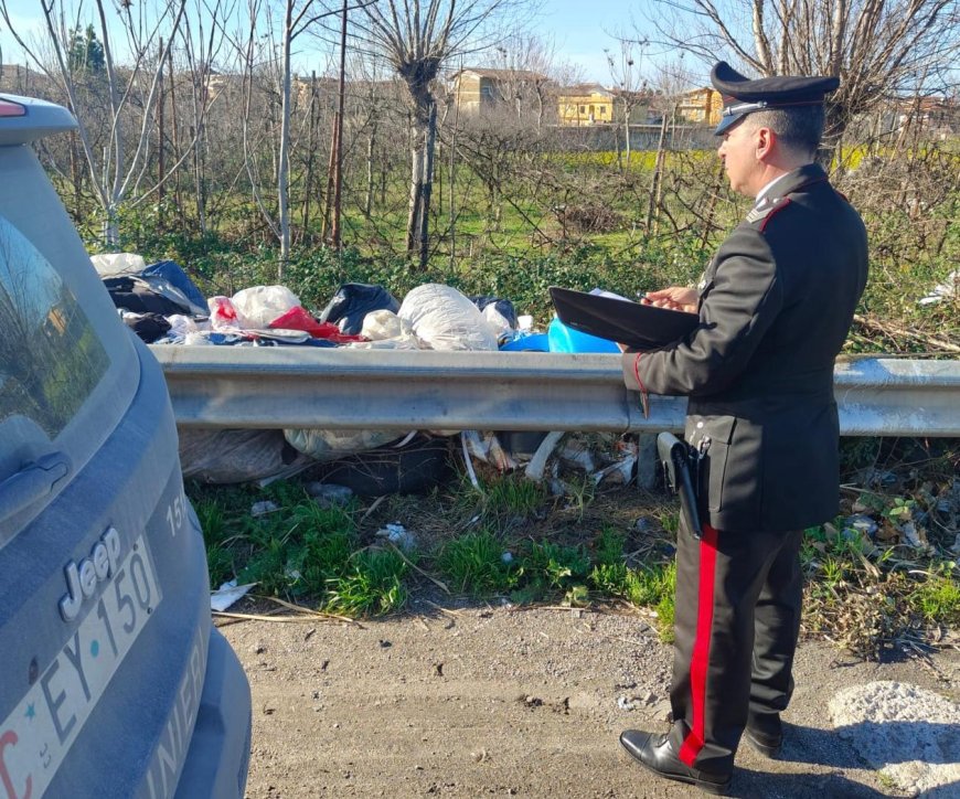 Deferito in stato di libertà per il reato di abbandono di rifiuti a Lusciano