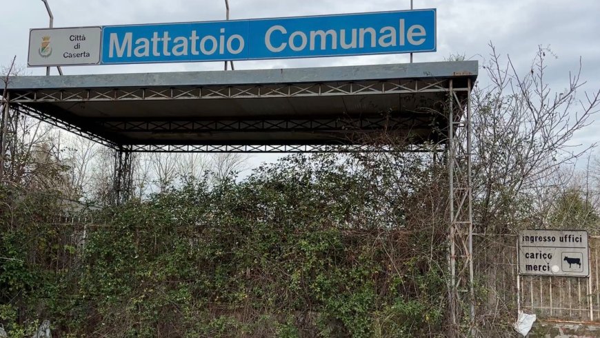 Caserta: Ex mattatoio, al via la rimozione dei rifiuti