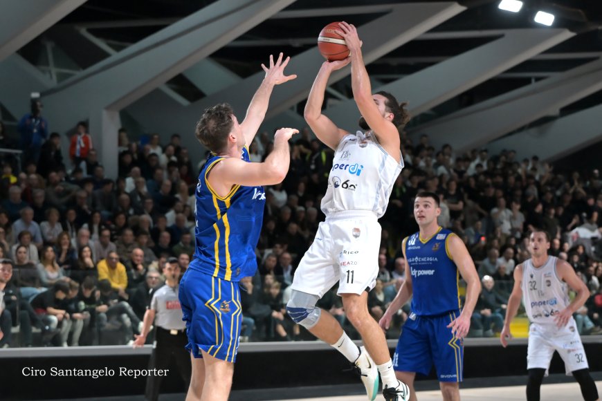 Derby amaro: Juvecaserta ko, vince Nocera 74-73